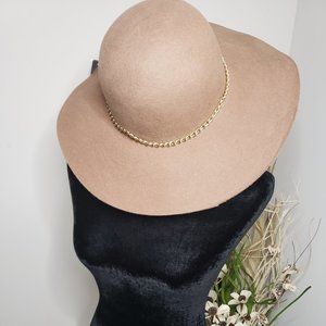 Women's Brown felt hat with gold chain trim Size: one size fits most